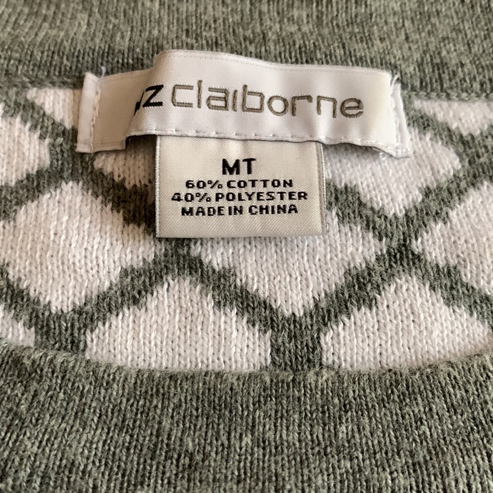 Liz Claiborne gray and white sweater. Size Tall Medium. 3/4 length sleeves. - Picture 2 of 3